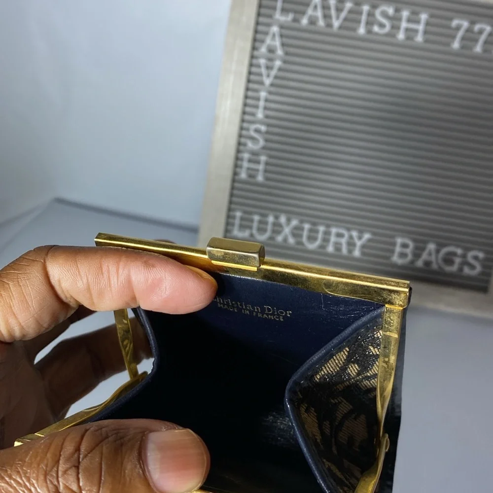 Dior kiss lock short purse